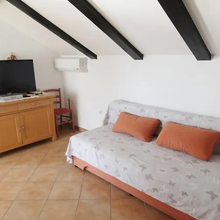 بيت ضيافة Apartments Zambratija