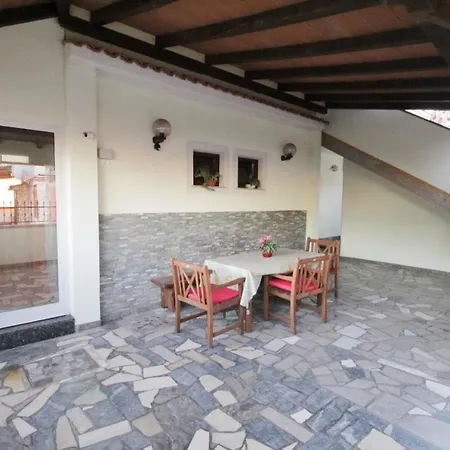 بيت ضيافة Apartments Zambratija