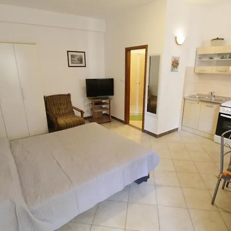 Apartments Zambratija زامبراتيجا