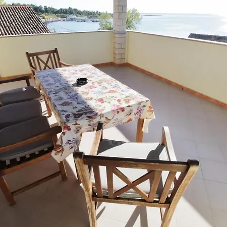 Apartments Zambratija بيت ضيافة