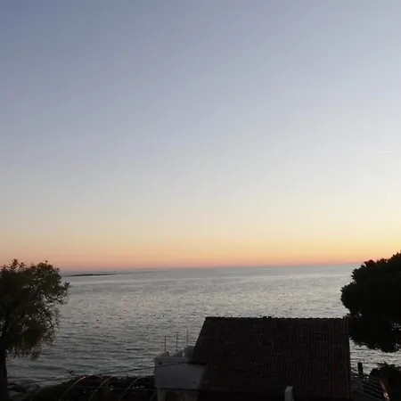Apartments Zambratija 3* زامبراتيجا