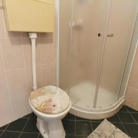 بيت ضيافة Apartments Zambratija 3*