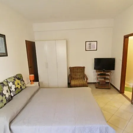 بيت ضيافة Apartments Zambratija 3*