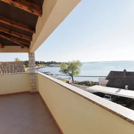 بيت ضيافة Apartments Zambratija