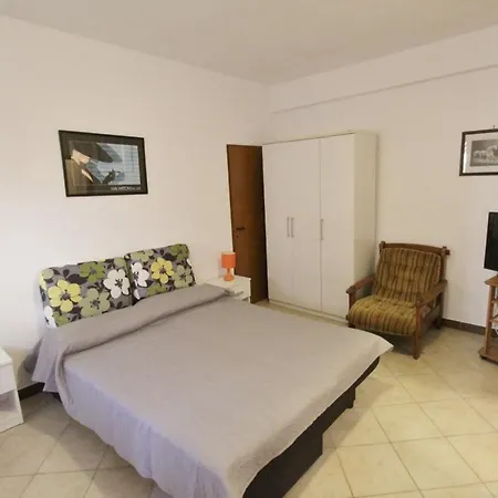 بيت ضيافة Apartments Zambratija