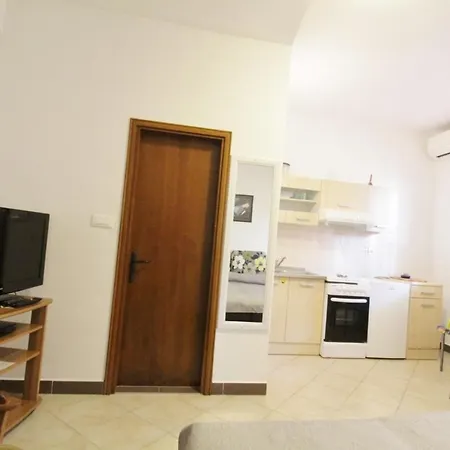Apartments Zambratija 3* زامبراتيجا